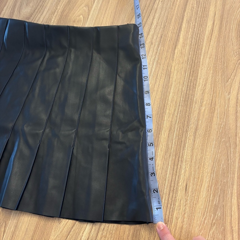 Zara Black Faux Leather Mini Skirt - Picture 3 of 7